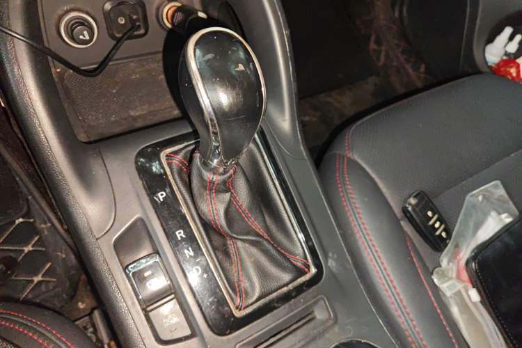 Used CHANGAN CS75 2016 1.8T Automatic Elite Model China IV Standard Gear Lever