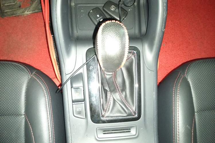 Used CHANGAN CS75 2016 1.8T Automatic Elite Model China IV Standard Gear Lever