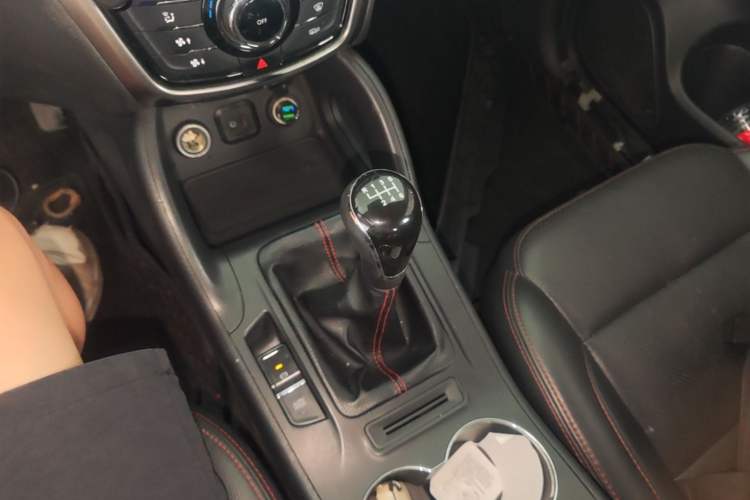 Used CHANGAN CS75 2016 2.0L Manual Luxury Version China V Standard Gear Lever