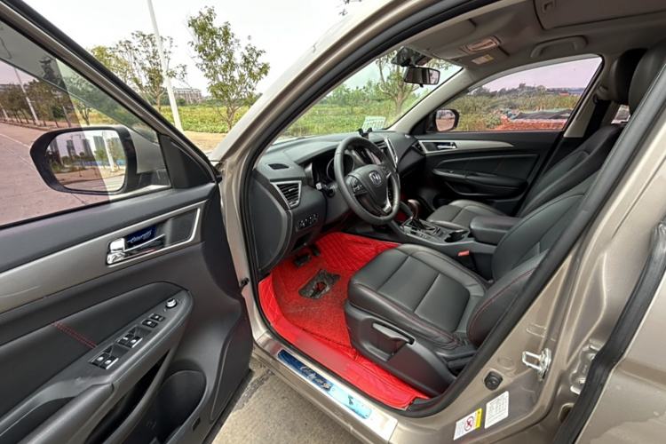 Used CHANGAN CS75 2016 1.8T Automatic Elite Model China IV Standard Interior 2