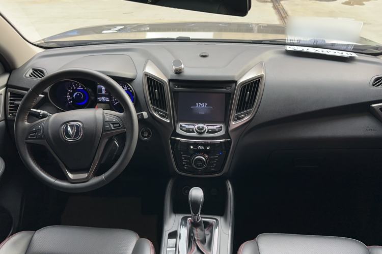 Used CHANGAN CS75 2016 1.8T Automatic Elite Model China IV Standard Interior 4