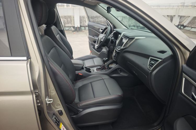 Used CHANGAN CS75 2016 1.8T Automatic Elite Model China V Standard Interior 4