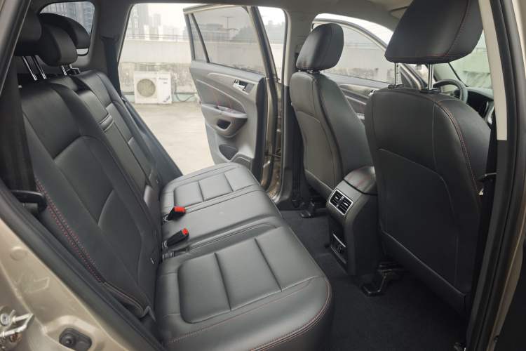 Used CHANGAN CS75 2016 1.8T Automatic Elite Model China V Standard Interior 5