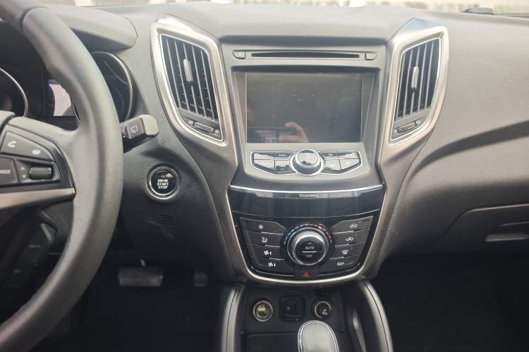 Used CHANGAN CS75 2016 1.8T Automatic Elite Model China V Standard Interior 7