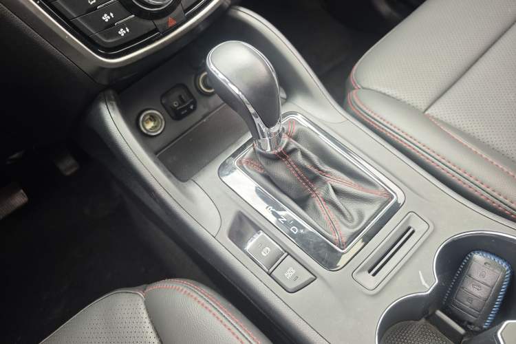 Used CHANGAN CS75 2016 1.8T Automatic Elite Model China V Standard Interior 8