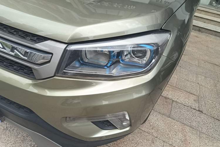 Used CHANGAN CS75 2016 1.8T Automatic Elite Model China IV Standard Left Front Headlight