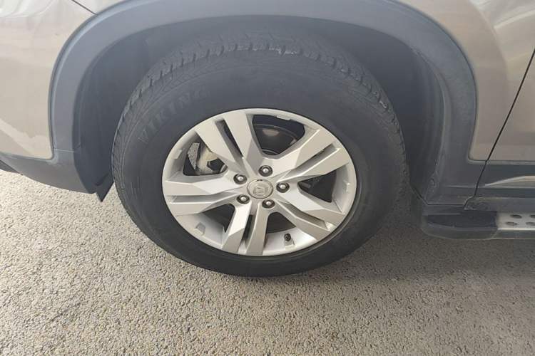 Used CHANGAN CS75 2016 2.0L Manual Leading Version China IV Standard Left Front Wheel Hub