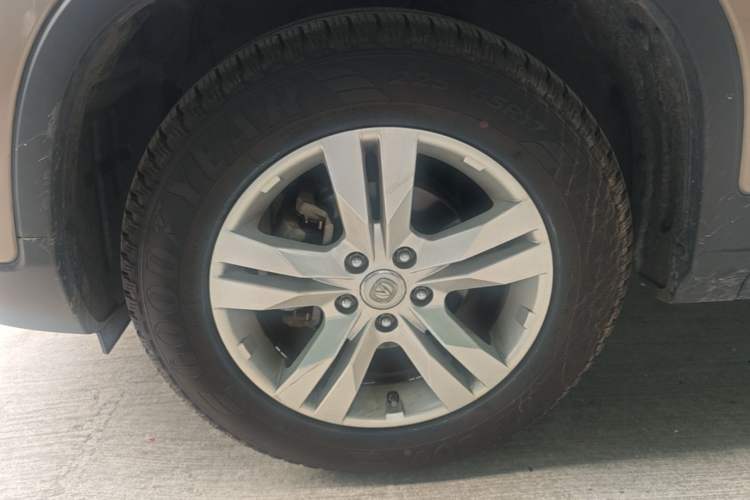Used CHANGAN CS75 2016 1.8T Automatic Elite Model China V Standard Left Front Wheel Hub