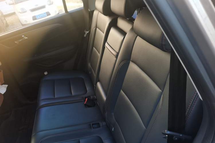 Used CHANGAN CS75 2016 1.8T Automatic Elite Model China V Standard Left Rear Seat