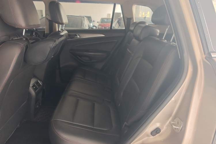 Used CHANGAN CS75 2016 2.0L Manual Luxury Version China V Standard Left Rear Seat