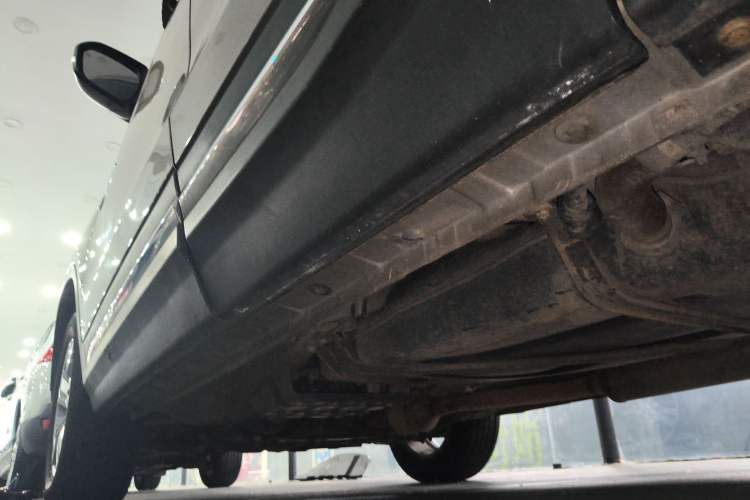 Used CHANGAN CS75 2016 1.8T Automatic Elite Model China V Standard Left Side Sill