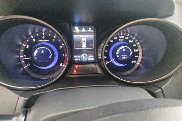 Used CHANGAN CS75 2016 1.8T Automatic Elite Model China IV Standard Odometer Close Up