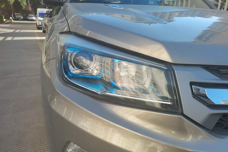 Used CHANGAN CS75 2016 1.8T Automatic Elite Model China V Standard Right Front Headlight
