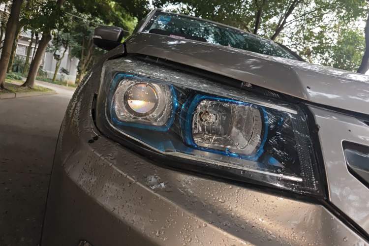 Used CHANGAN CS75 2016 1.8T Automatic Elite Model China IV Standard Right Front Headlight