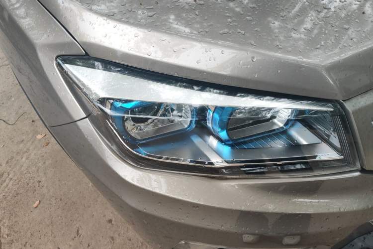 Used CHANGAN CS75 2016 1.8T Automatic Elite Model China IV Standard Right Front Headlight