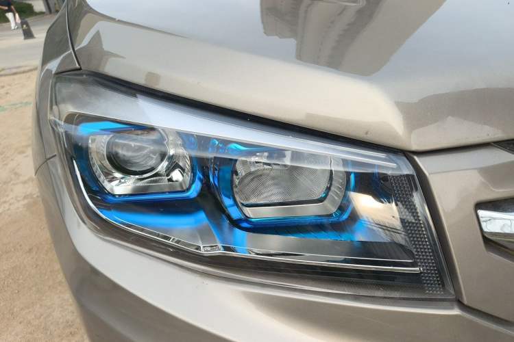 Used CHANGAN CS75 2016 1.5T Manual FENGSHANG Model Right Front Headlight