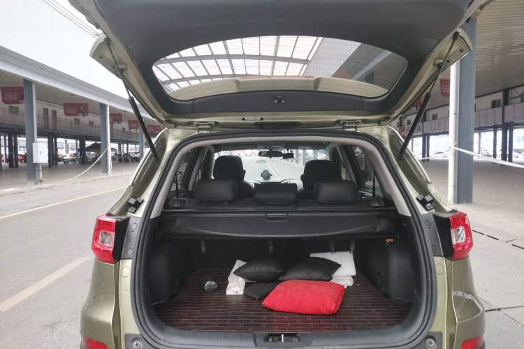 Used CHANGAN CS75 2016 1.8T Automatic Elite Model China V Standard Trunk