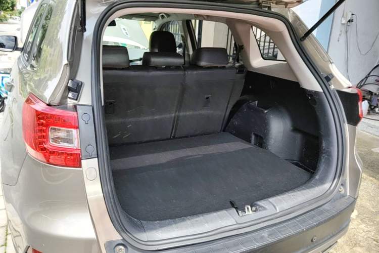 Used CHANGAN CS75 2016 1.8T Automatic Elite Model China V Standard Trunk