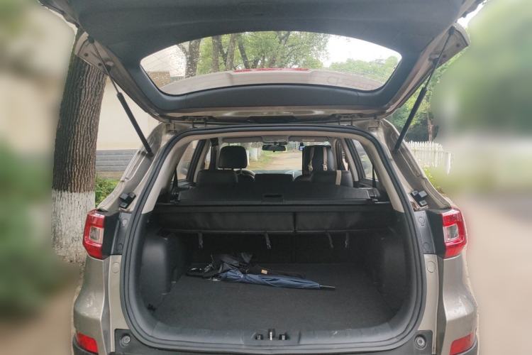 Used CHANGAN CS75 2016 1.8T Automatic Elite Model China IV Standard Trunk
