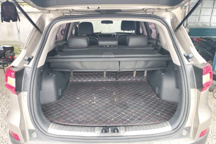 Used CHANGAN CS75 2016 1.8T Automatic Elite Model China IV Standard Trunk