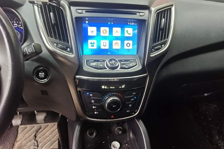 Used CHANGAN CS75 2016 2.0L Manual Luxury Version China V Standard Audio And AC Panel