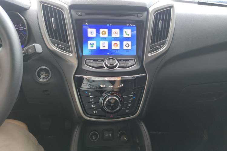 Used CHANGAN CS75 2016 2.0L Manual Luxury Version China IV Standard Audio And AC Panel