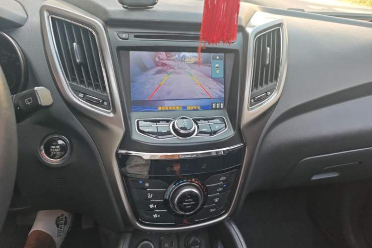 Used CHANGAN CS75 2016 1.8T Automatic Elite Model China V Standard Audio And AC Panel