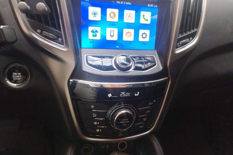 Used CHANGAN CS75 2016 1.8T Automatic Elite Model China IV Standard Audio And AC Panel