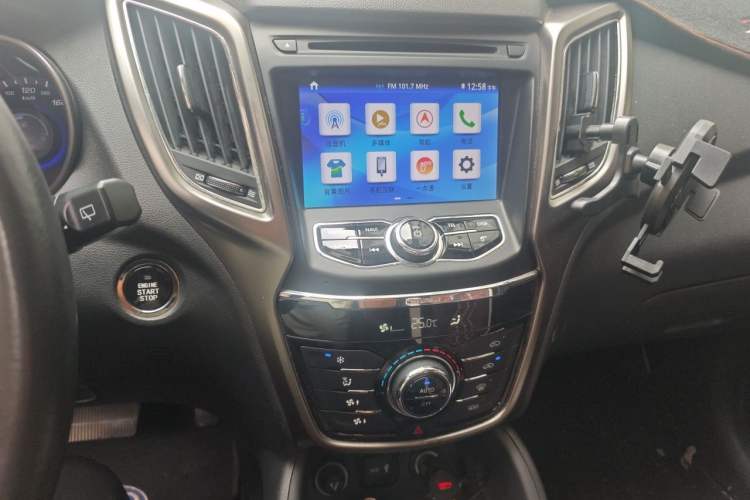Used CHANGAN CS75 2016 1.8T Automatic Elite Model China V Standard Audio And AC Panel