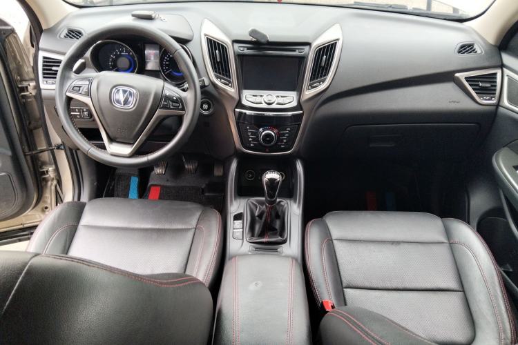 Used CHANGAN CS75 2016 2.0L Manual Luxury Version China IV Standard Center Console