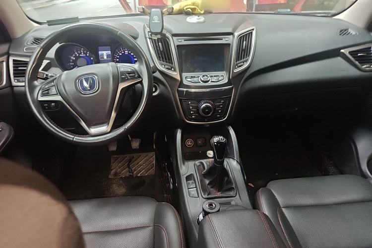 Used CHANGAN CS75 2016 2.0L Manual Luxury Version China V Standard Center Console