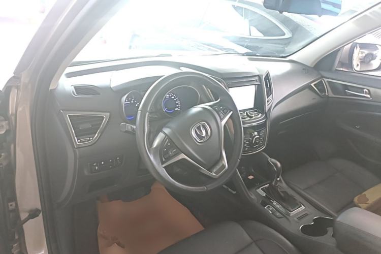 Used CHANGAN CS75 2016 1.8T Automatic Elite Model China V Standard Center Console