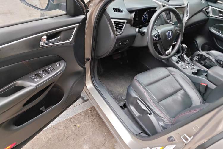 Used CHANGAN CS75 2016 1.8T Automatic Elite Model China V Standard Driver Seat