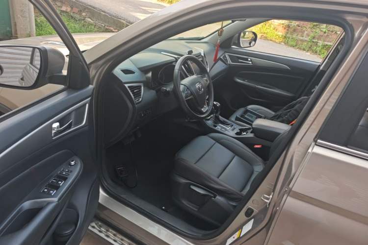 Used CHANGAN CS75 2016 1.8T Automatic Elite Model China V Standard Driver Seat