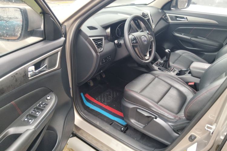 Used CHANGAN CS75 2016 2.0L Manual Luxury Version China IV Standard Driver Seat
