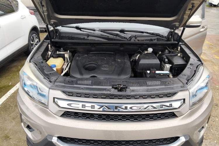 Used CHANGAN CS75 2016 2.0L Manual Luxury Version China IV Standard Engine Bay