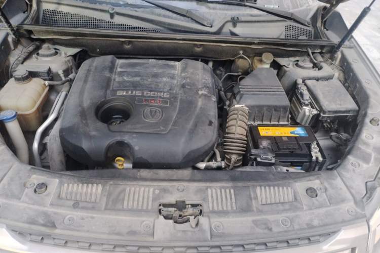 Used CHANGAN CS75 2016 1.8T Automatic Elite Model China IV Standard Engine Bay