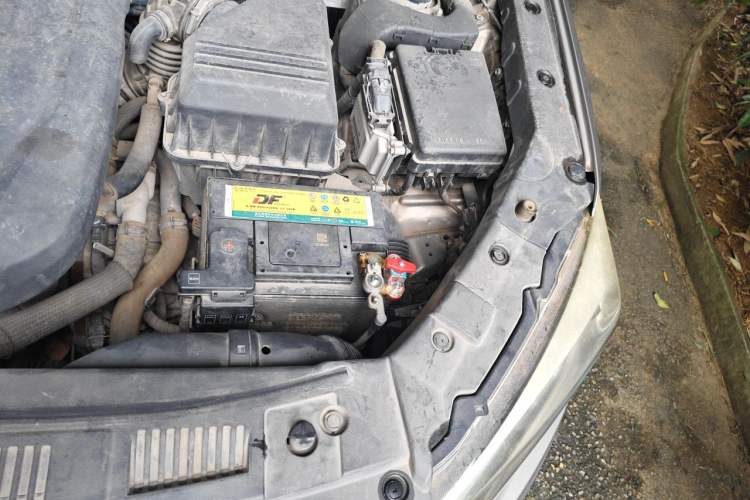 Used CHANGAN CS75 2016 2.0L Manual Luxury Version China IV Standard Engine Bay Left