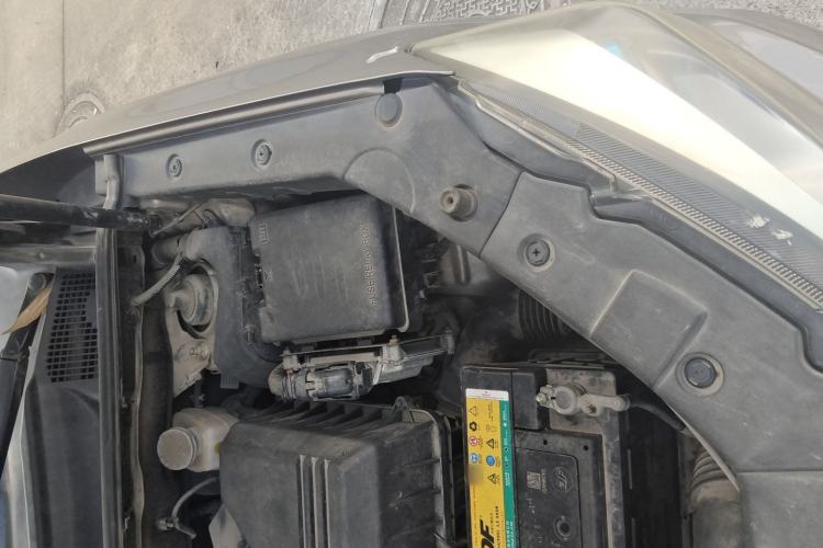 Used CHANGAN CS75 2016 2.0L Manual Luxury Version China IV Standard Engine Bay Left