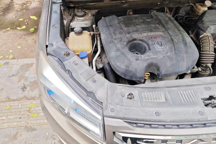 Used CHANGAN CS75 2016 1.8T Automatic Elite Model China V Standard Engine Bay Right