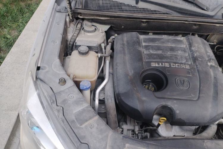 Used CHANGAN CS75 2016 1.8T Automatic Elite Model China IV Standard Engine Bay Right