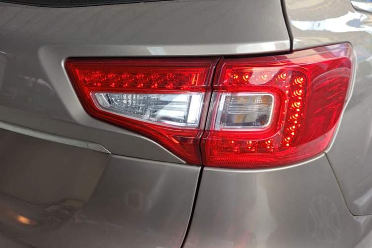 Used CHANGAN CS75 2016 1.8T Automatic Elite Model China IV Standard Exterior 3