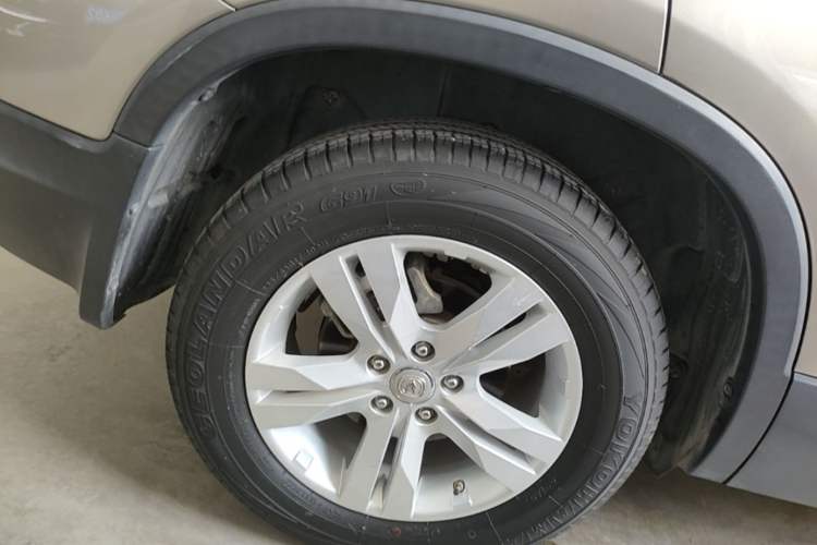 Used CHANGAN CS75 2016 2.0L Manual Luxury Version China IV Standard Exterior 5