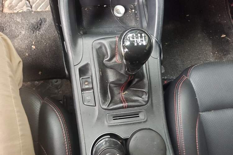 Used CHANGAN CS75 2016 2.0L Manual Luxury Version China V Standard Gear Lever