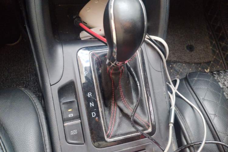 Used CHANGAN CS75 2016 1.8T Automatic Elite Model China IV Standard Gear Lever
