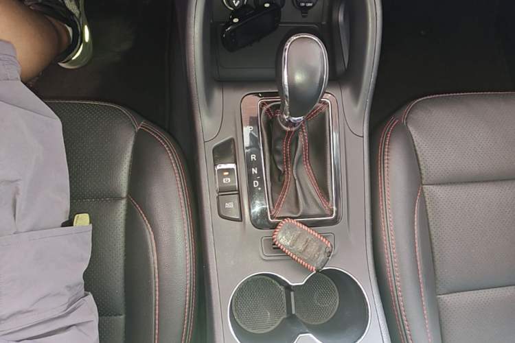 Used CHANGAN CS75 2016 1.8T Automatic Elite Model China V Standard Gear Lever