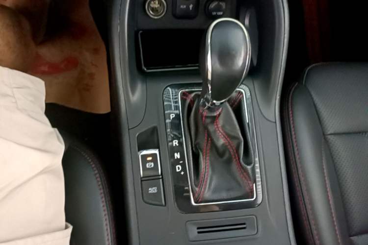 Used CHANGAN CS75 2016 1.8T Automatic Elite Model China V Standard Gear Lever