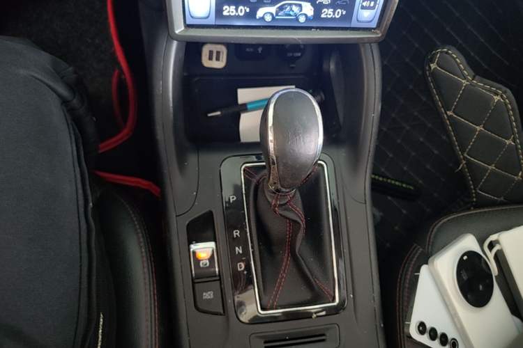 Used CHANGAN CS75 2016 1.8T Automatic Elite Model China V Standard Gear Lever