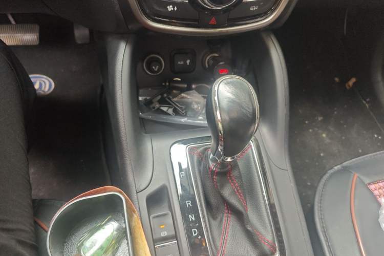 Used CHANGAN CS75 2016 1.8T Automatic Elite Model China V Standard Gear Lever