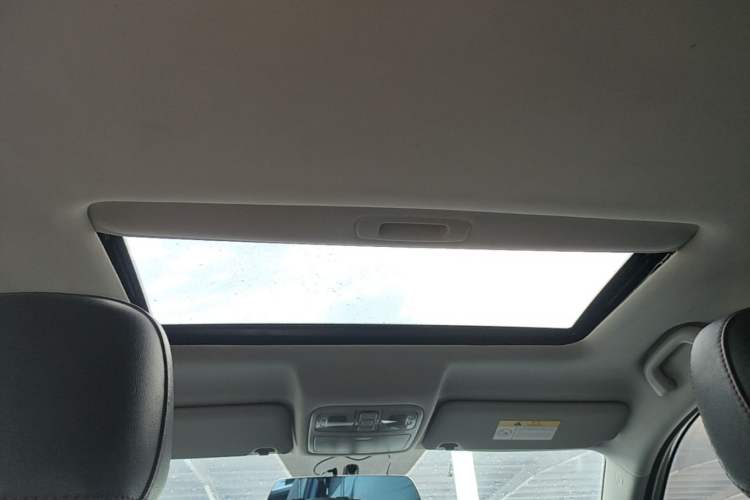 Used CHANGAN CS75 2016 2.0L Manual Luxury Version China IV Standard Headliner